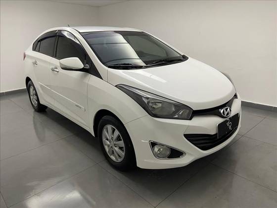 HYUNDAI HB20S 1.6 COMFORT PLUS 16V FLEX 4P AUTOMÁTICO